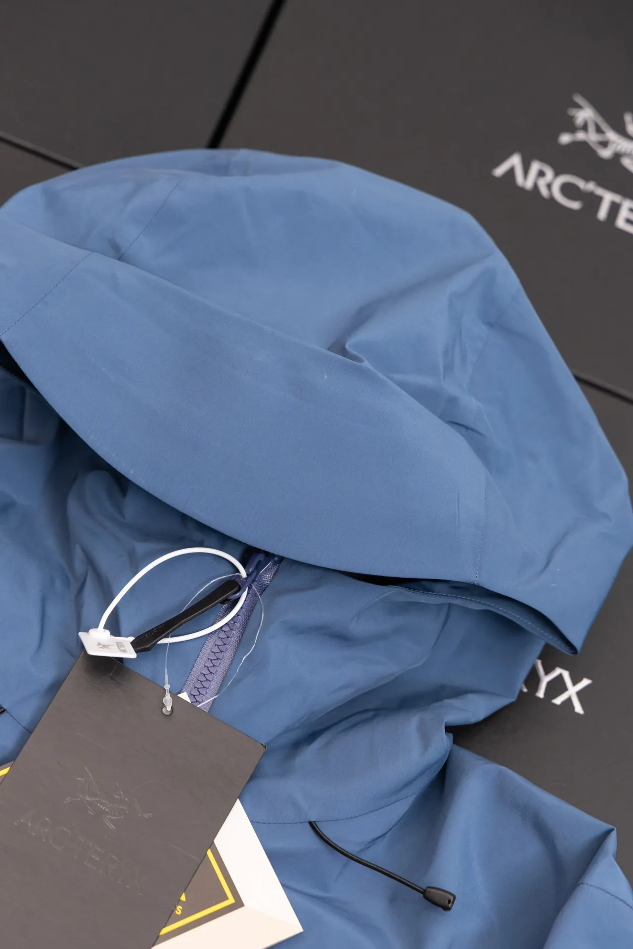 Quality ARC'TERYX SV Arcteryx Alpha SV GTX Same Style S XXL Premium ～ ！ ， 。 Recco ， ， ！ Authentic Gore-Tex ： 100% ＋ ＋20d ( )＋ Authentic ！ ！ ～ ， 。 。 ， ， ， 。 ， Quality 。 😊 Quality ！ Size：S/M/L/XL/XXL ： 81 83 86 88 90 ：117 122 128 132 136 ： 59 61 64 66 68 ： 53 55 58 60 62 S 80-120 M 110-150 L 140-170 XL 160 XXL 180 os ～